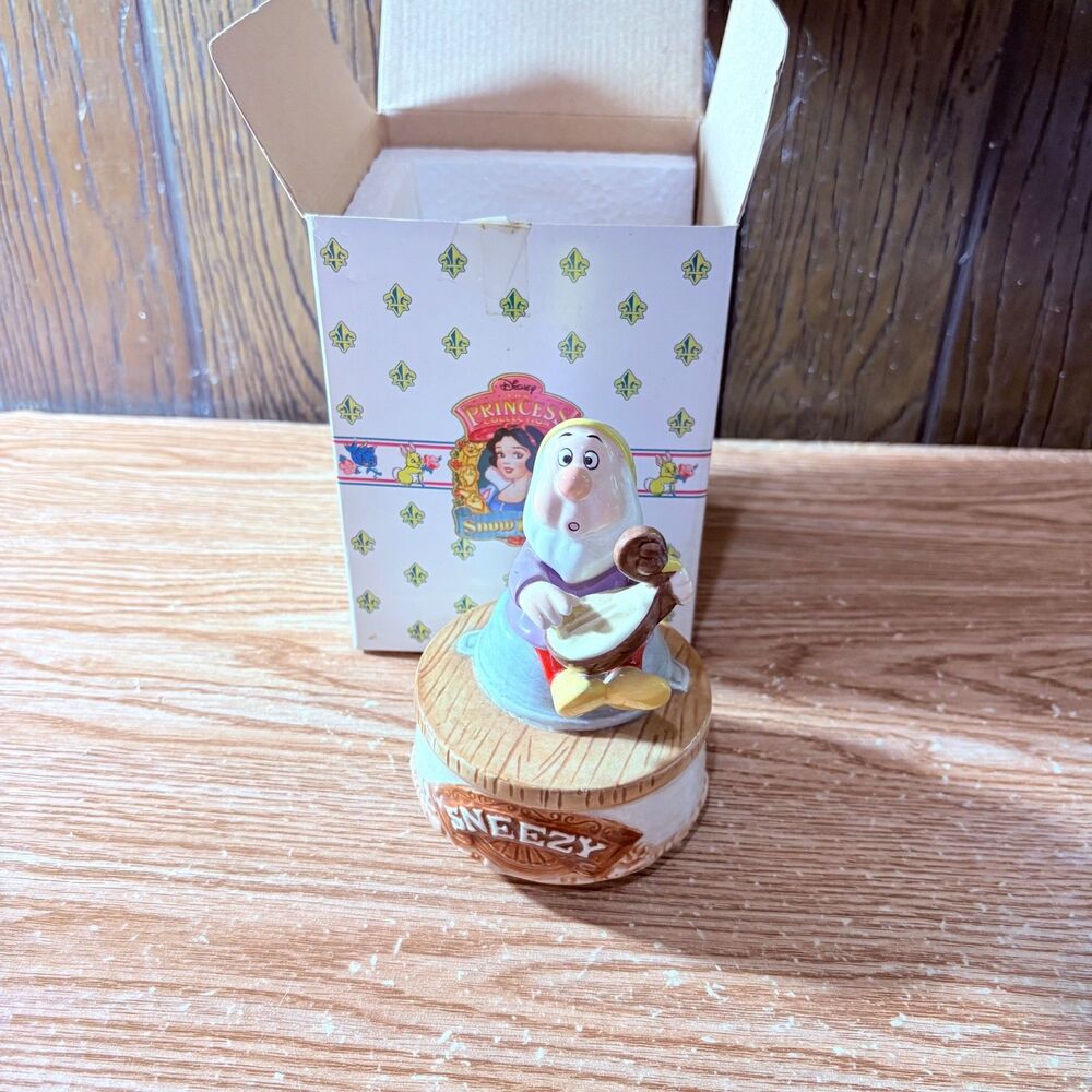 Schmid Walt Disney Snow White & The Seven Dwarfs Sneezy Music Box 5" NEW